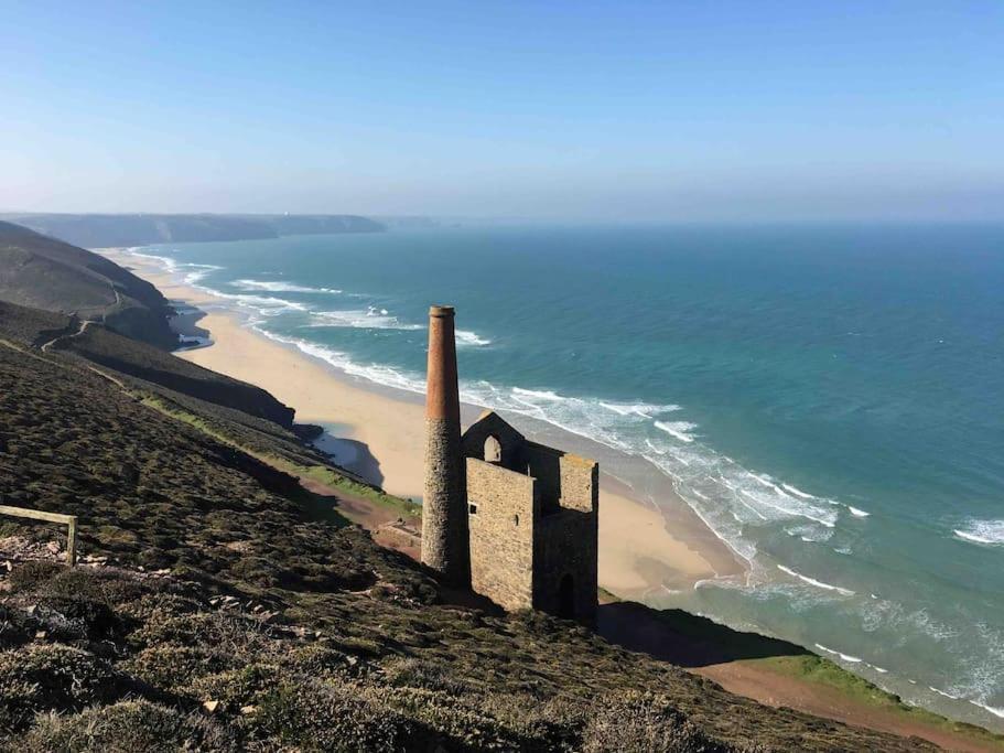 St Agnes Perfect Location, Hot Tub, Sea Views, Gym Leilighet Eksteriør bilde